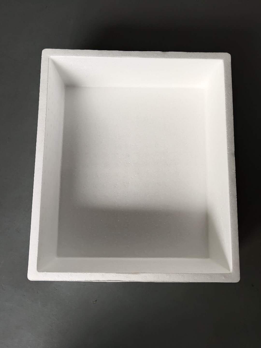 鱼箱泡沫